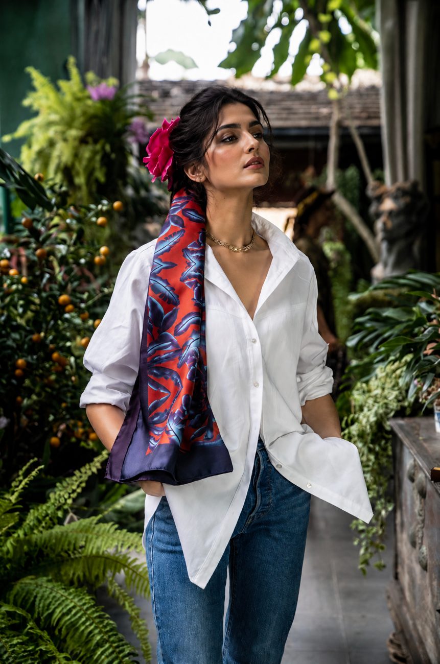 Blue Dragons on Vermilion Ground silk scarf, photo 3